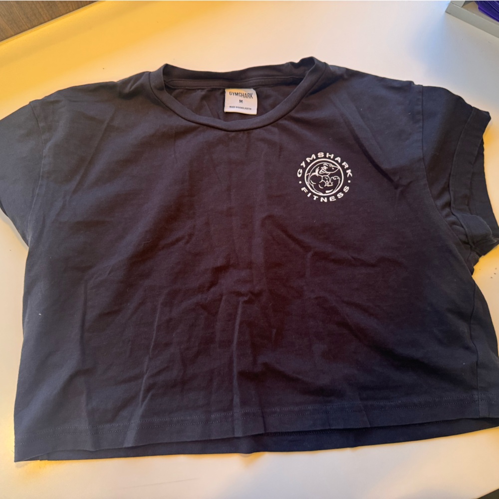 Gymshark top size medium